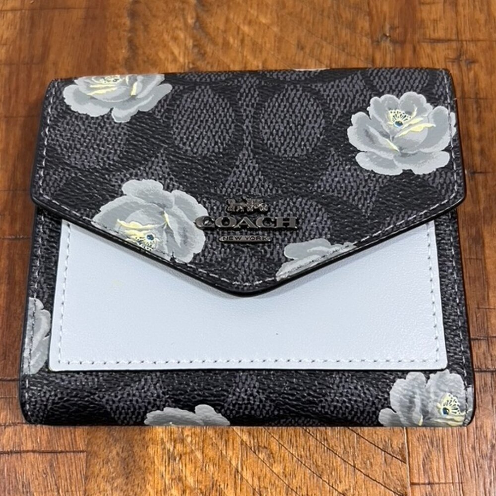 EUC Authentic COACH Small Trifold Gray/LightBlue Floral Pebbled Wallet #58298
